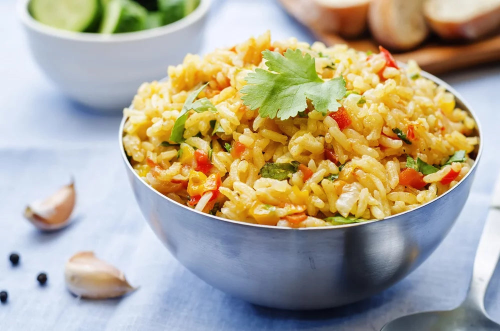 Salade de riz à l'espagnol au curry et à la coriandre Image