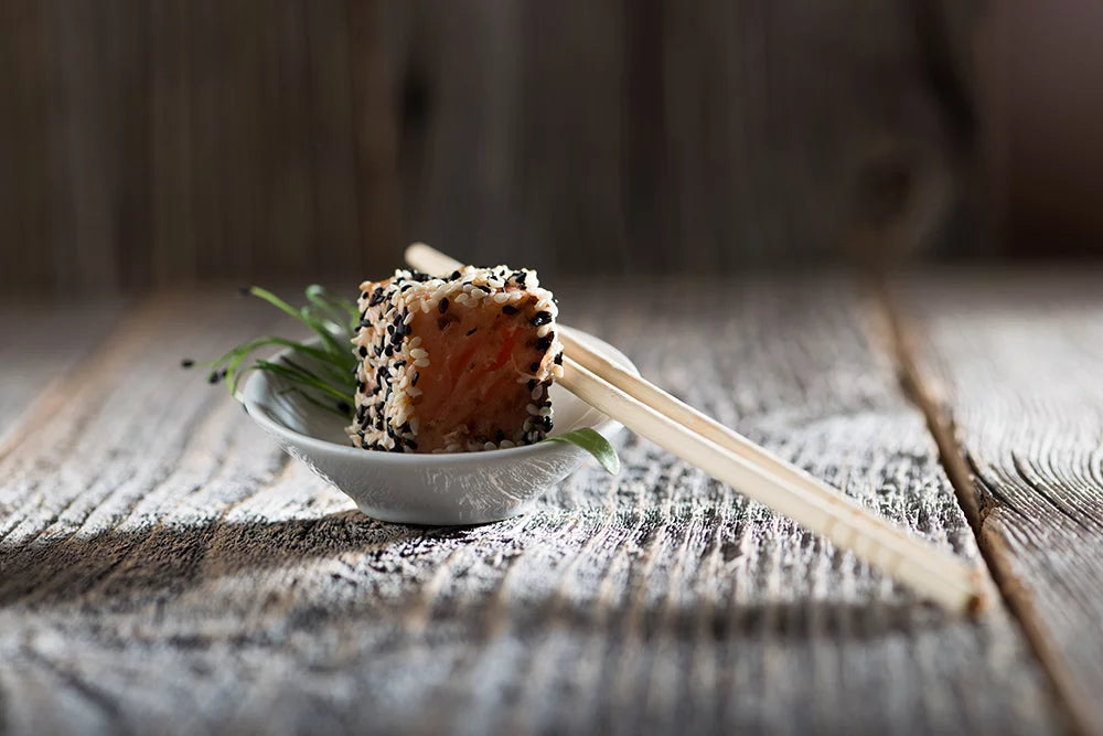 Sucettes de saumon au gingembre, concombre et sésame Image